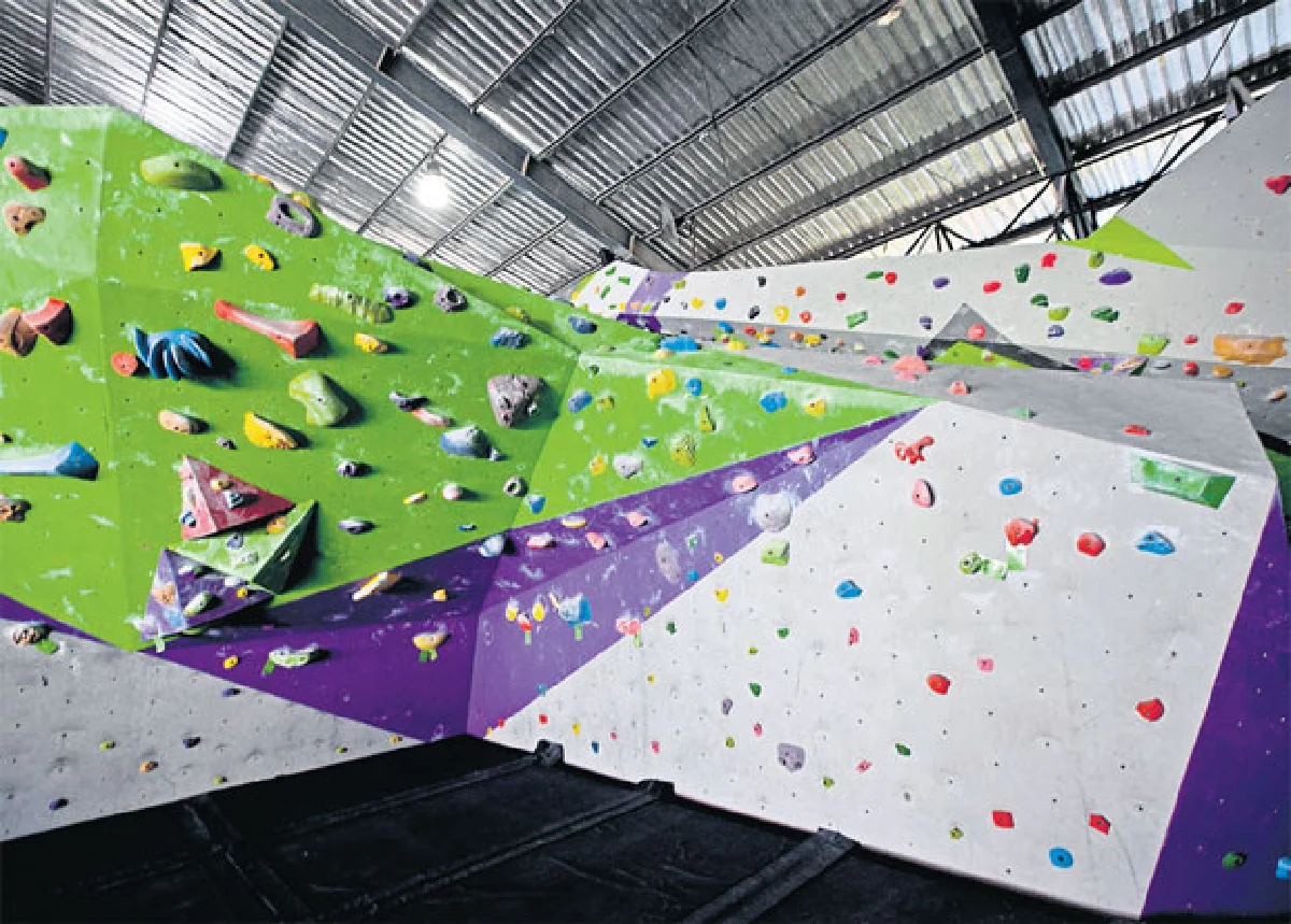 ไต่ระดับท้าความสูง @ร็อก โดเมน