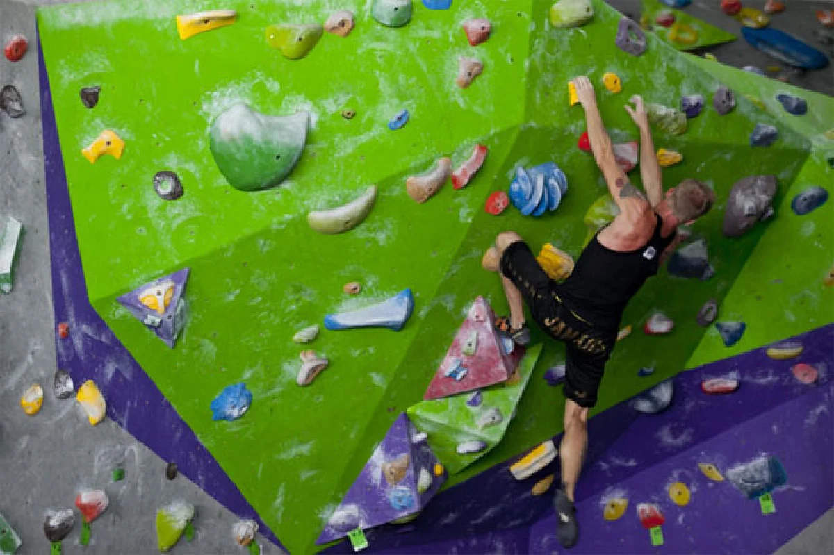 ไต่ระดับท้าความสูง @ร็อก โดเมน