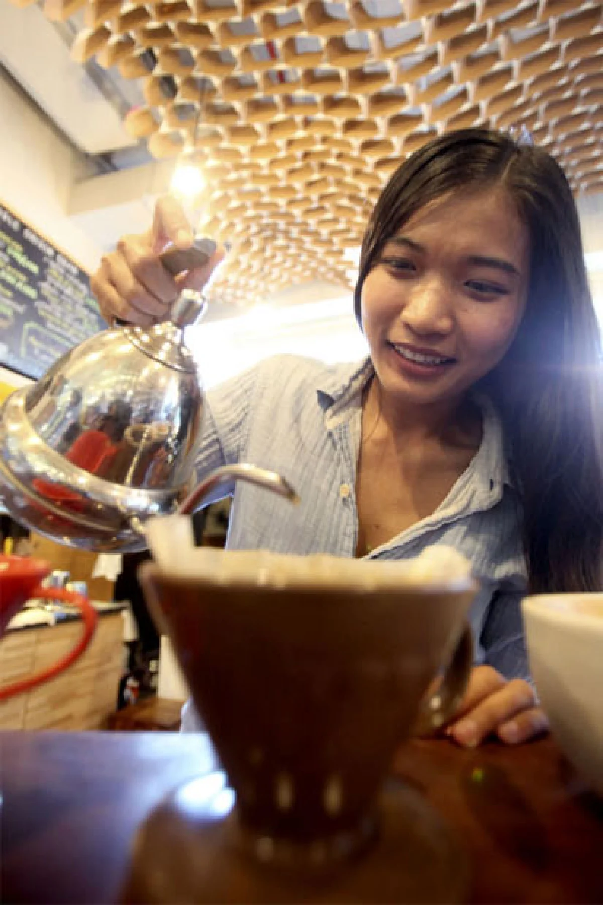 สัมผัสละมุนในแก้วกาแฟของ เกด-ริน