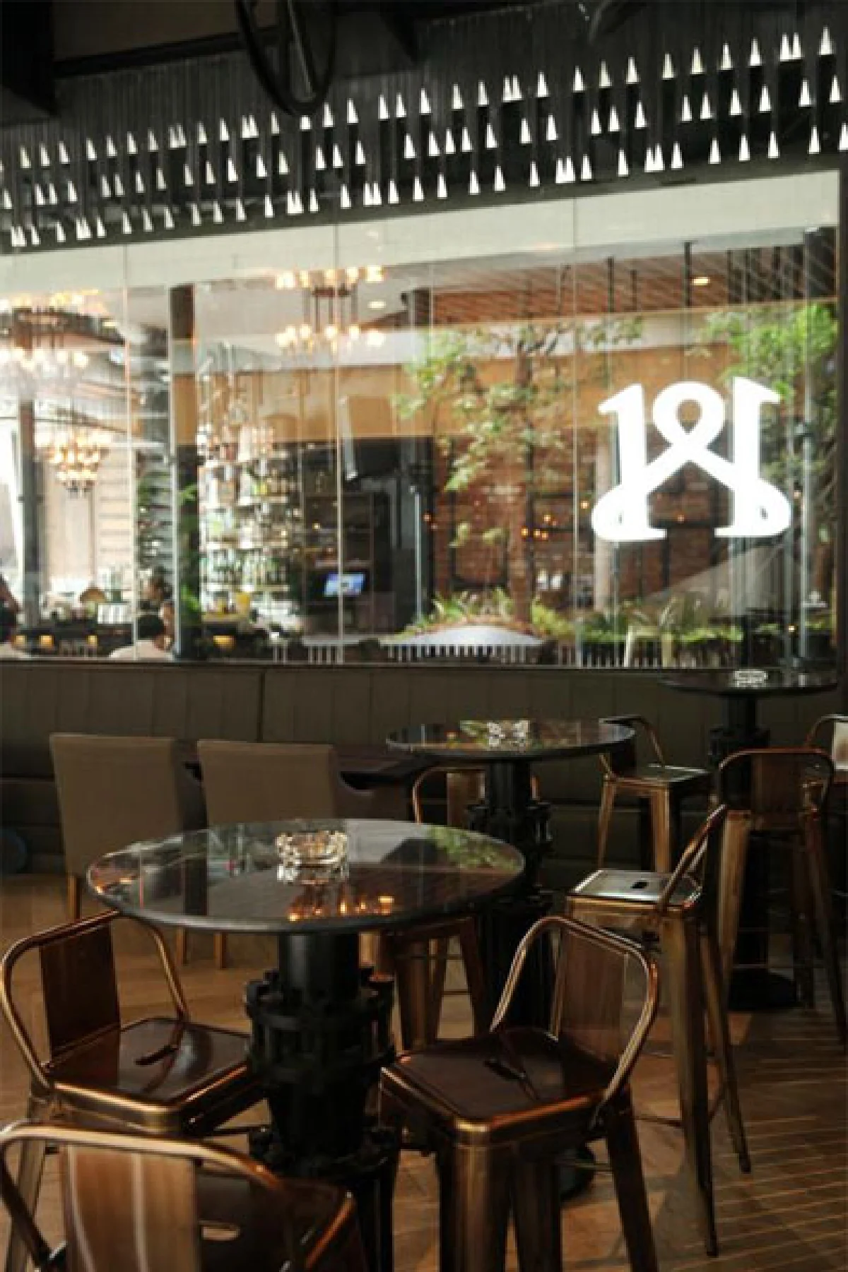 รสชาติใหม่ที่ 1881 บาย วอเตอร์ ไลบรารี