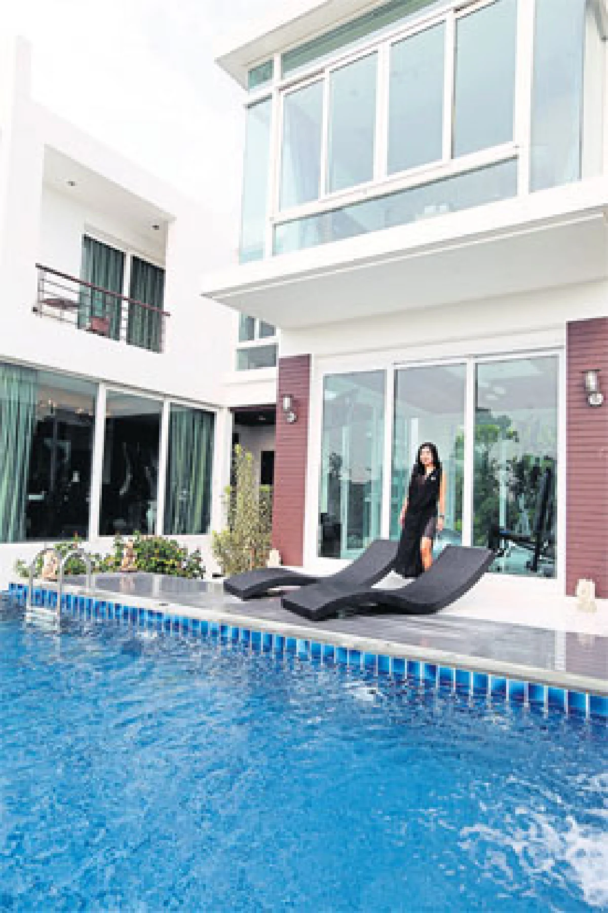 รัชฎา จรูญพงศ์ กับบ้านสไตล์โมเดิร์น ลักซ์ชัวรี่