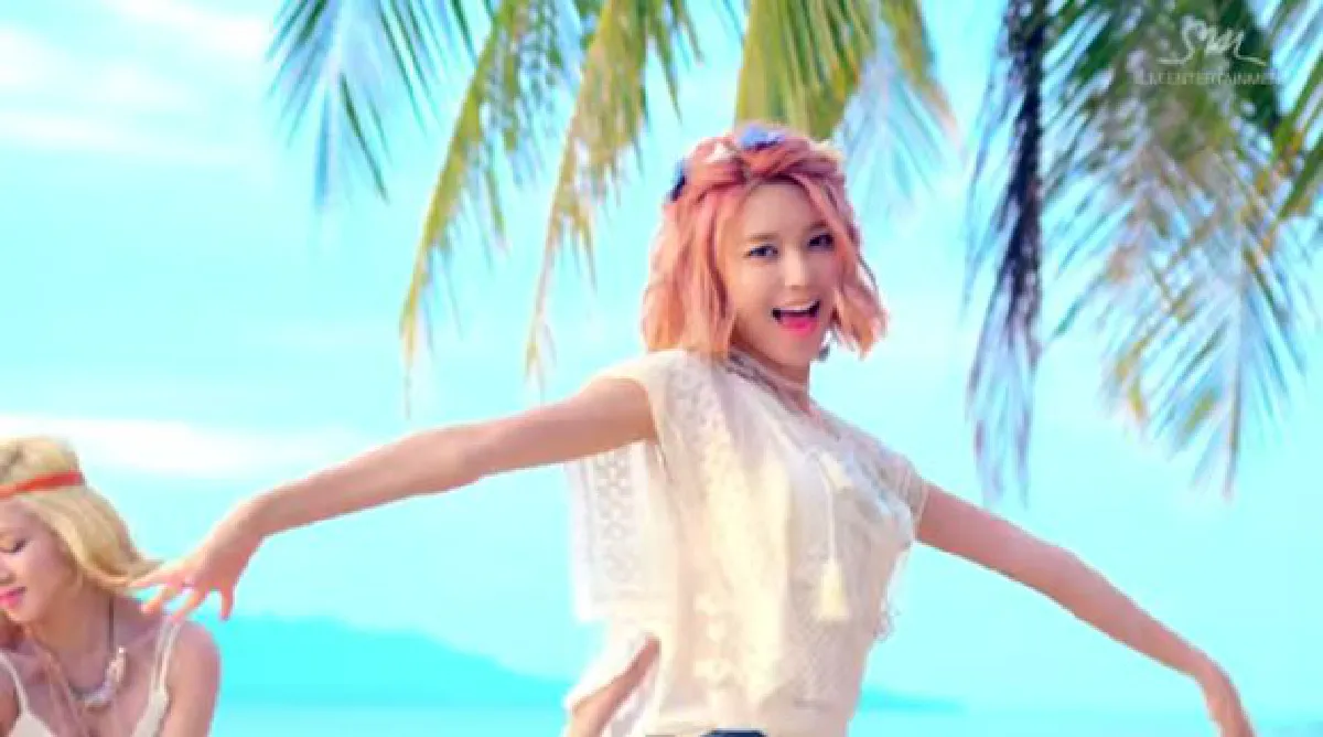 Girls' Generation & K-pop hits Koh Samui beaches (with videos)