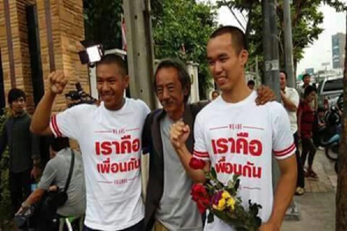 ปล่อยตัว14นศ.พ้นคุกลั่นสู้ต่อ