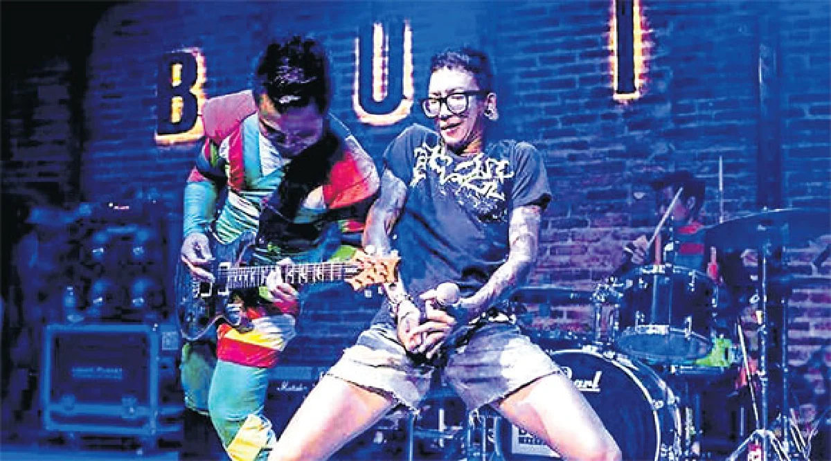 เบื้องหน้าเพลงดัง เบื้องหลังเพลงฮิต