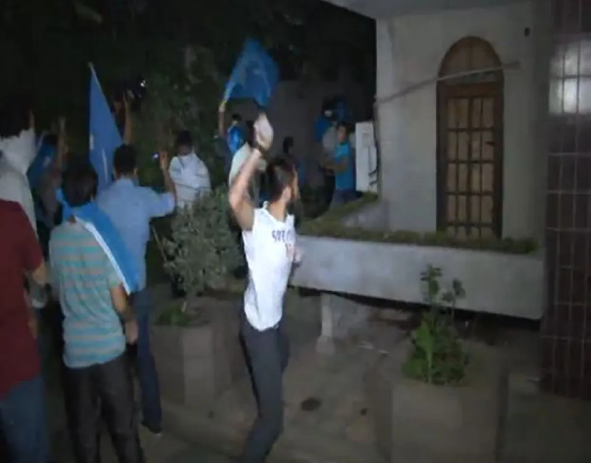 Thai consulate attacked in Turkey (with video)