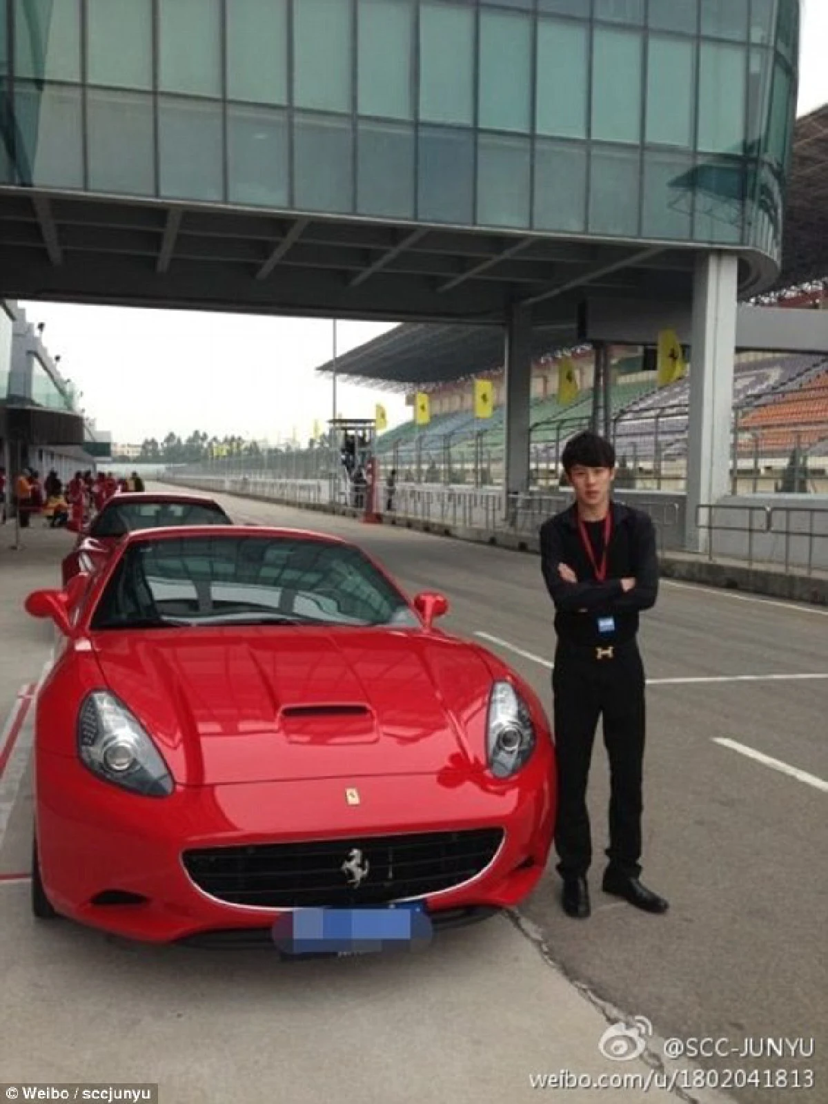 เหลืออด!จีนจัดอบรมลูกไฮโซถ่ายรูป'อวดรวย'ลงโซเชียล