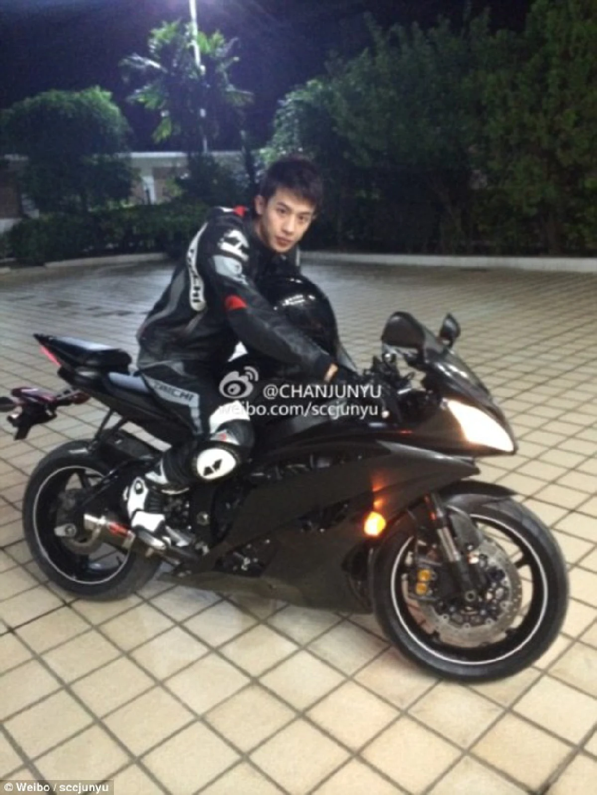 เหลืออด!จีนจัดอบรมลูกไฮโซถ่ายรูป'อวดรวย'ลงโซเชียล