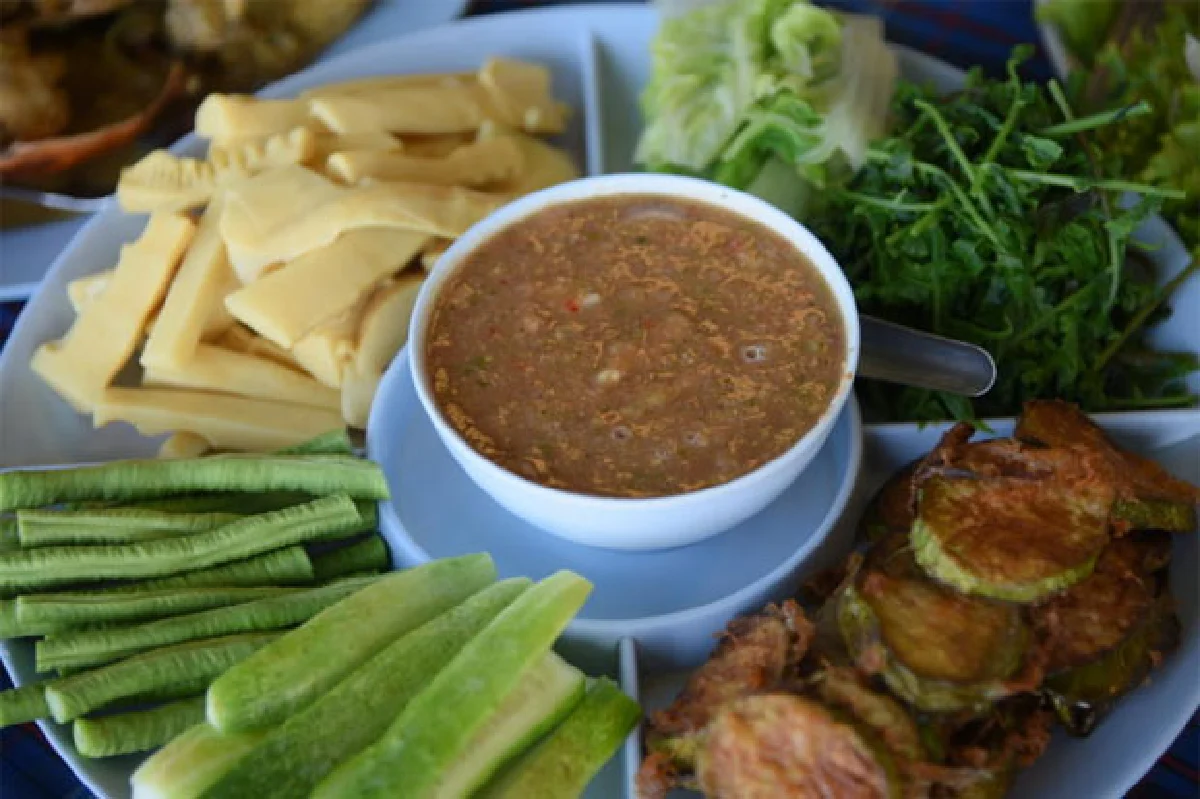 ตาปีซีฟูดส์ อาหารดีที่ปากแม่น้ำตาปี