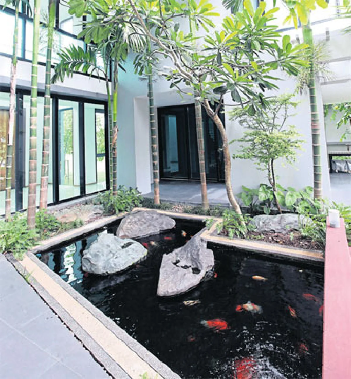 อรินฒม์ เหวียนระวี บ้านสไตล์รีสอร์ทในสนามกอล์ฟสุดหรู