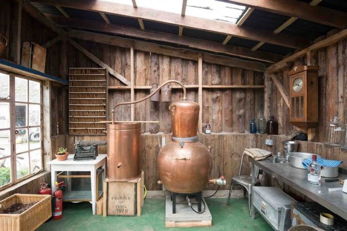 สุดทึ่ง!หนุ่มสก็อตแปลงโฉมเล้าไก่เป็นกระท่อมน้อยสุดน่ารัก