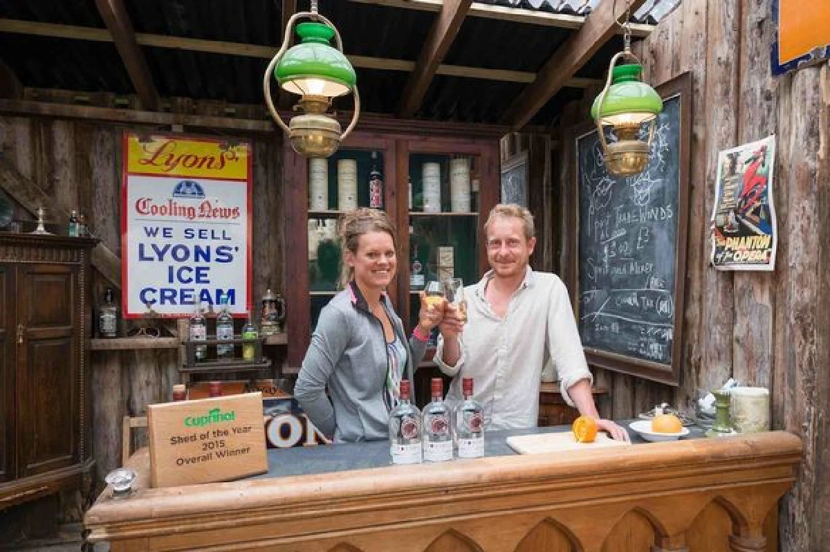 สุดทึ่ง!หนุ่มสก็อตแปลงโฉมเล้าไก่เป็นกระท่อมน้อยสุดน่ารัก