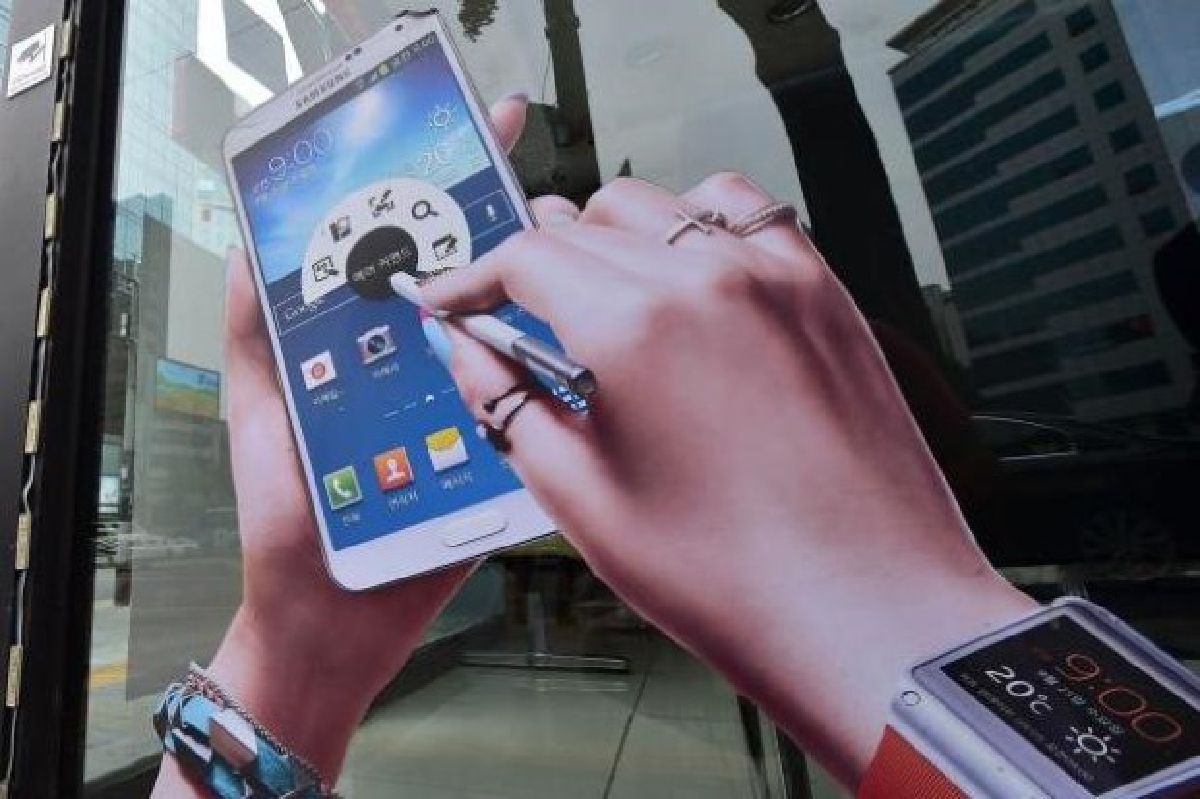 ไม่น้อยหน้า!'ซัมซุง โน๊ต5'จะมาพร้อมกับแรม4GB! ไม่น้อยหน้า!'ซัมซุง โน๊ต5'จะมาพร้อมกับแรม4GB!