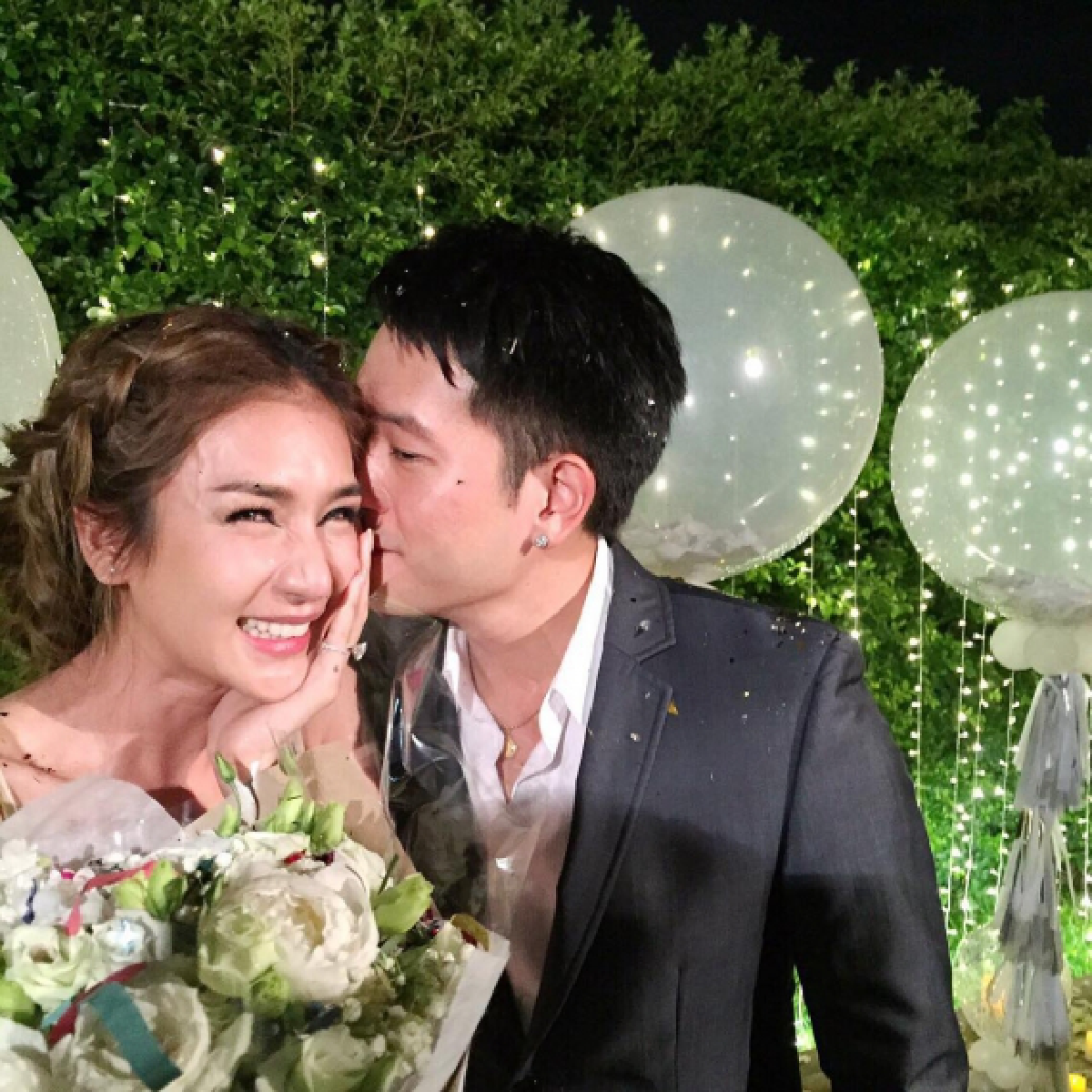 วินาทีซึ้ง"เนย"น้ำตาคลอ!แฟนเซอร์ไพร์สขอแต่งงาน(ชมคลิป)