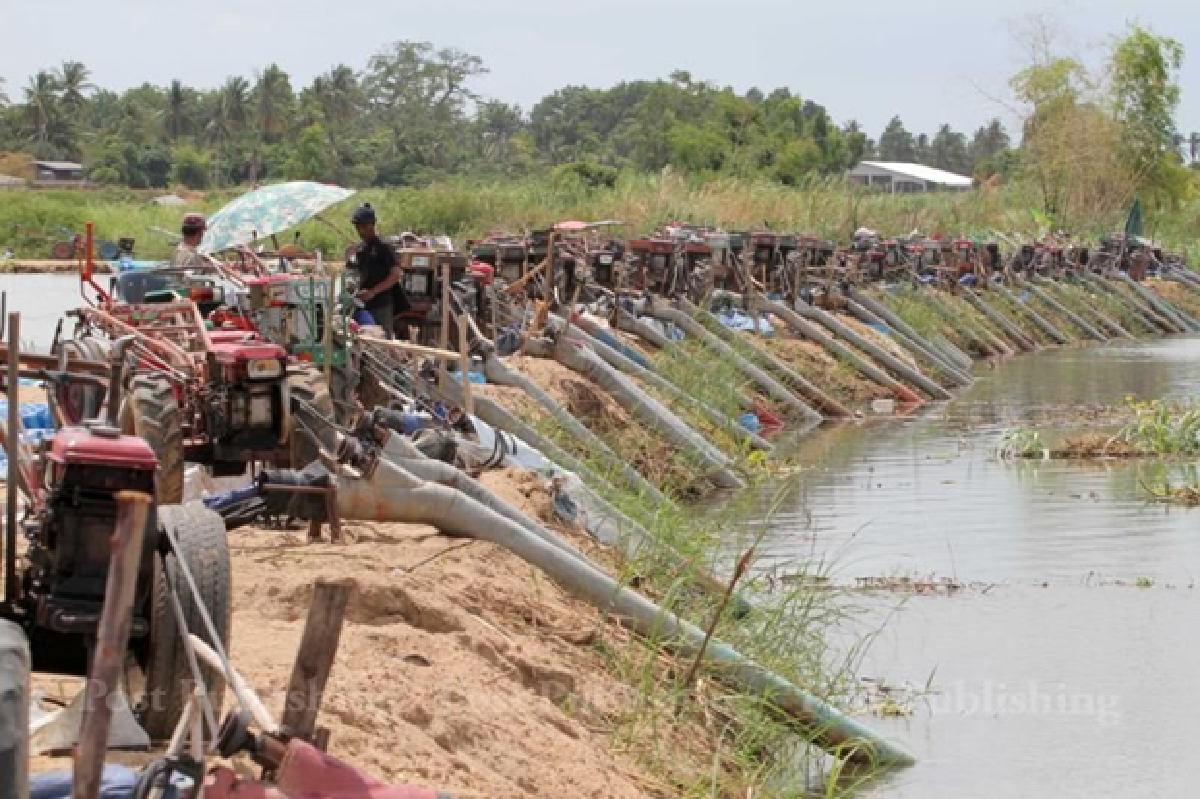 Farmers defy ban, continue to pump water