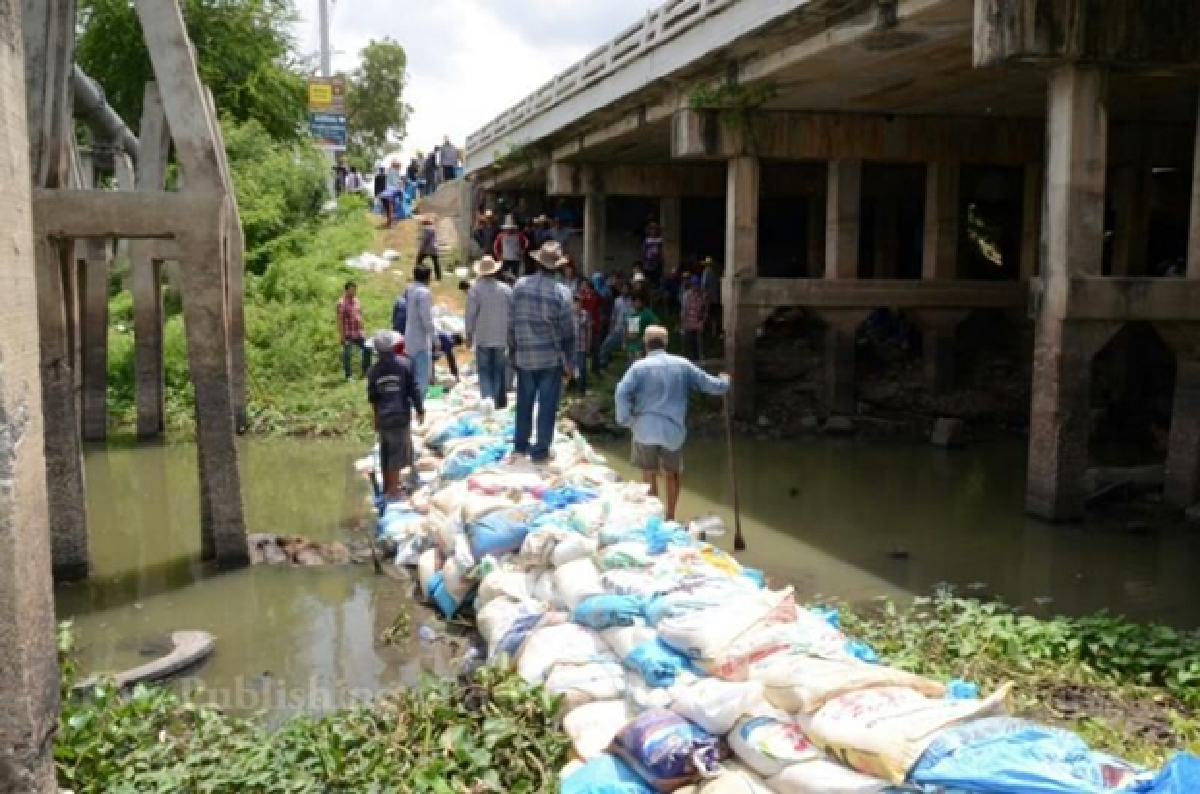 Farmers defy ban, continue to pump water