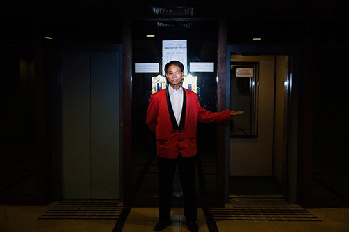 ให้ภาพเล่าเรื่อง ภาพถ่าย CHANGE IS… เรื่องราวดีดีใน “REX HOTEL”