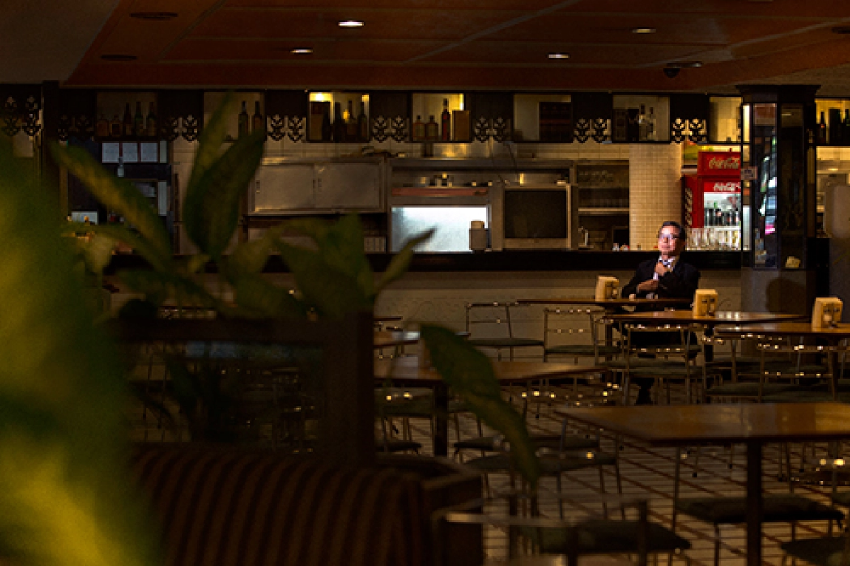 ให้ภาพเล่าเรื่อง ภาพถ่าย CHANGE IS… เรื่องราวดีดีใน “REX HOTEL”