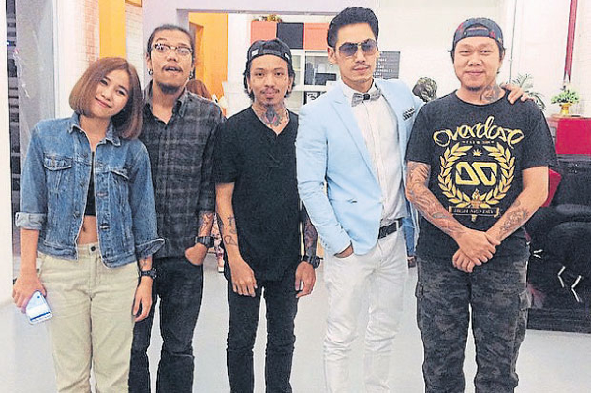 ‘หมาป่าเดียวดาย’ สร้างรอยสัก เพื่อสัตว์ป่า ‘หมาป่าเดียวดาย’ สร้างรอยสัก เพื่อสัตว์ป่า