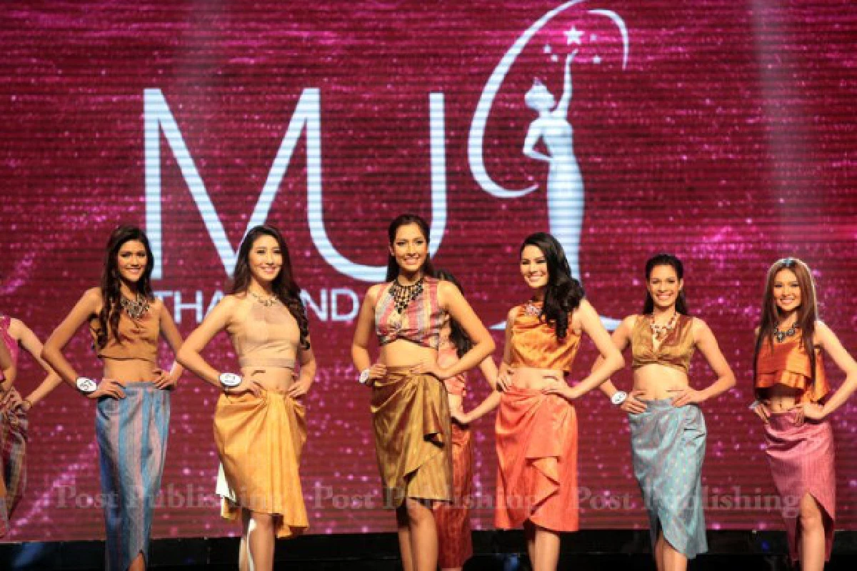 "น้องแนท" สาวลำปางคว้ามงกุฎมิสยูนิเวิร์สไทยแลนด์2015