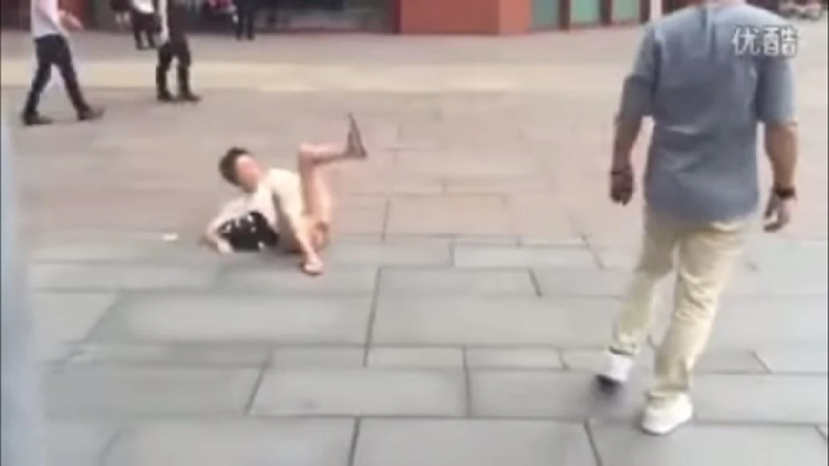 เมื่อคู่เดทออนไลน์จีนนัดเจอกันครั้งแรก แต่ตัวจริงกลับไม่เป็นอย่างในรูป... (ชมคลิป)