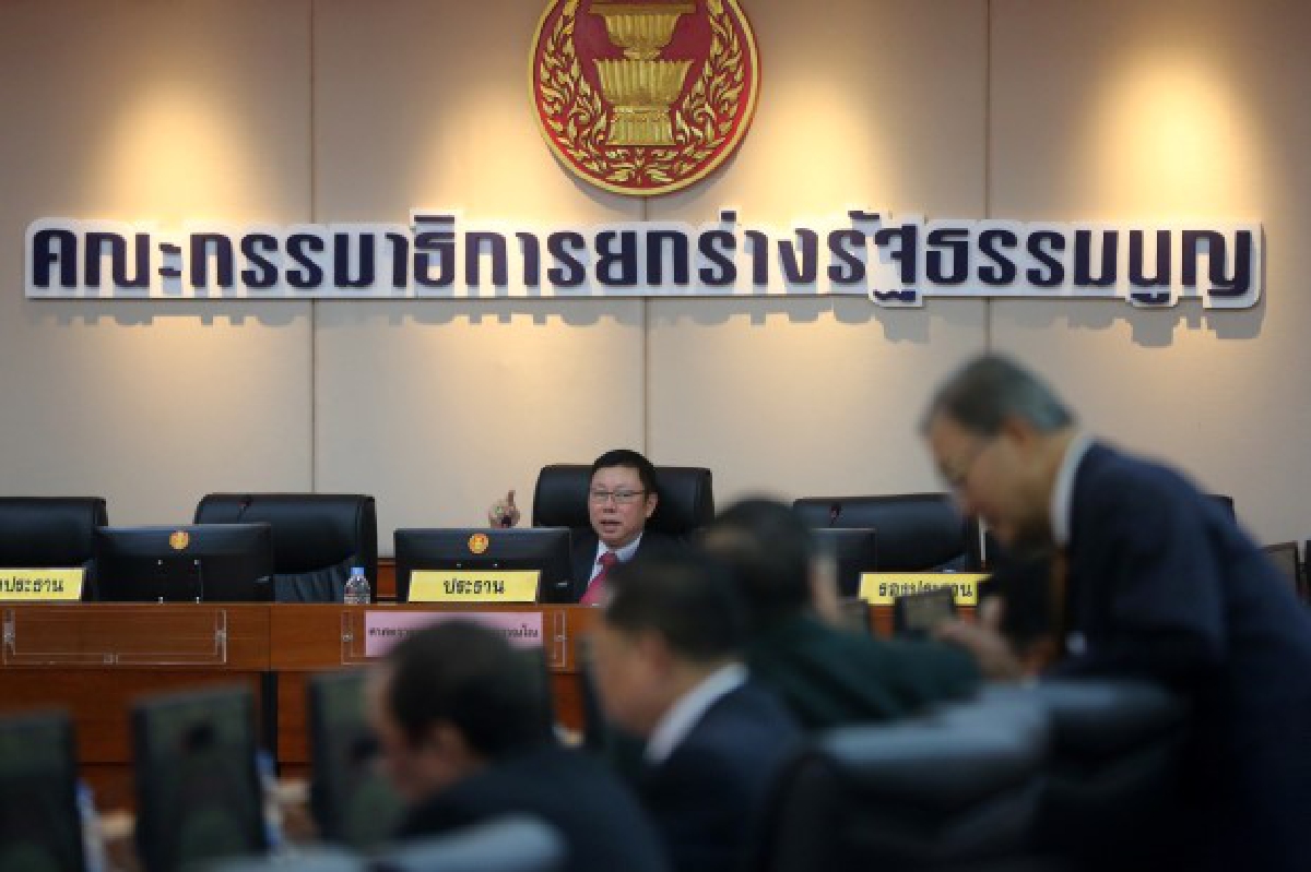 เจ้าของโทรคมนาคมต้องมีสัญชาติไทย เจ้าของโทรคมนาคมต้องมีสัญชาติไทย