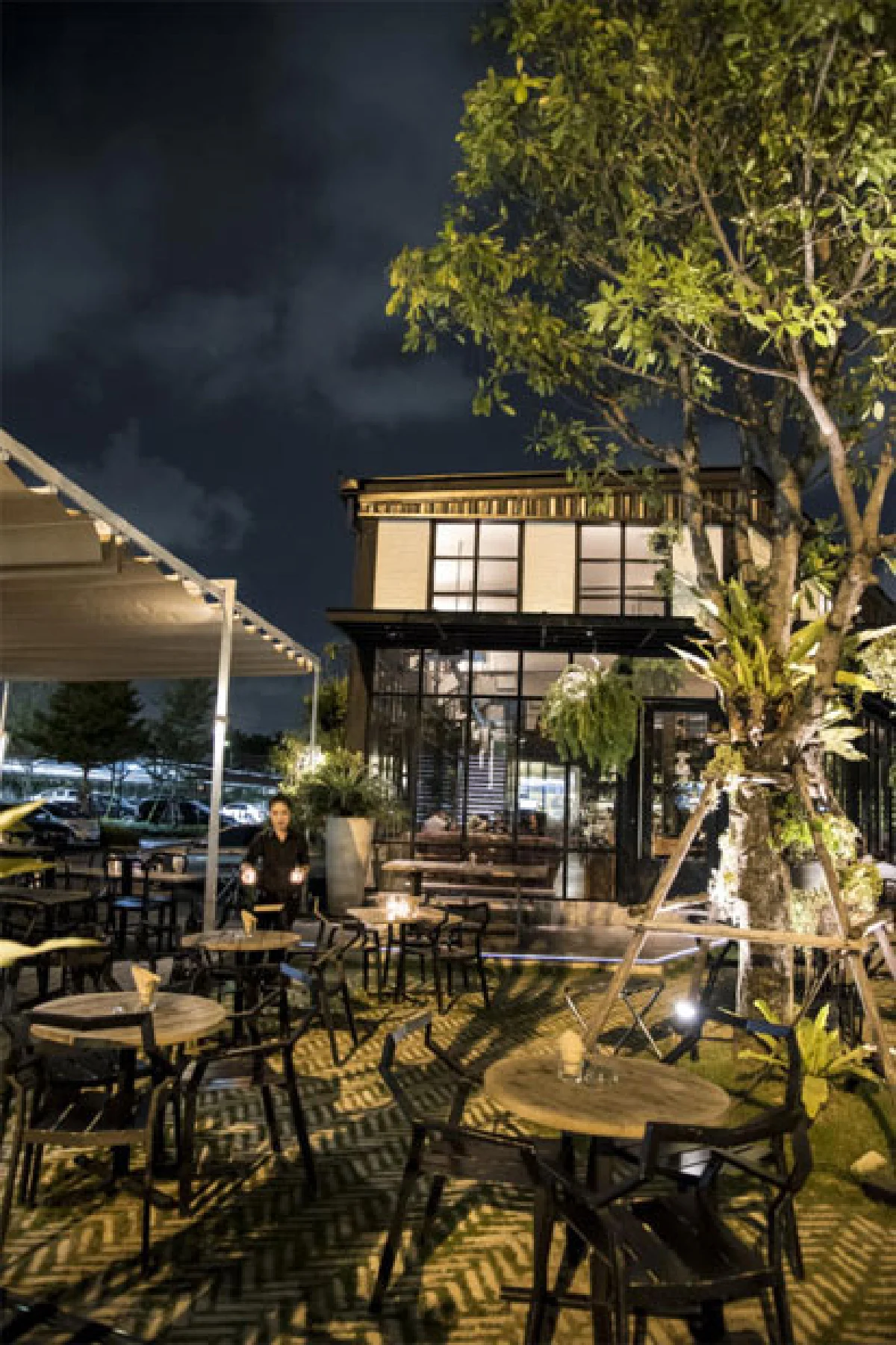 ดื่มแบบมีสไตล์ ใน เมลโล่ เดอะคริสตัลปาร์ค