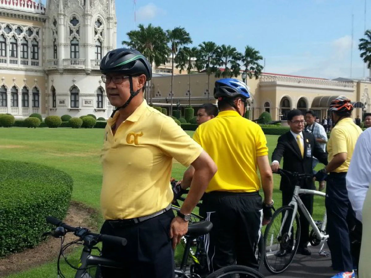 "บิ๊กตู่" นำครม.ซ้อมปั่น "Bike for Mom"