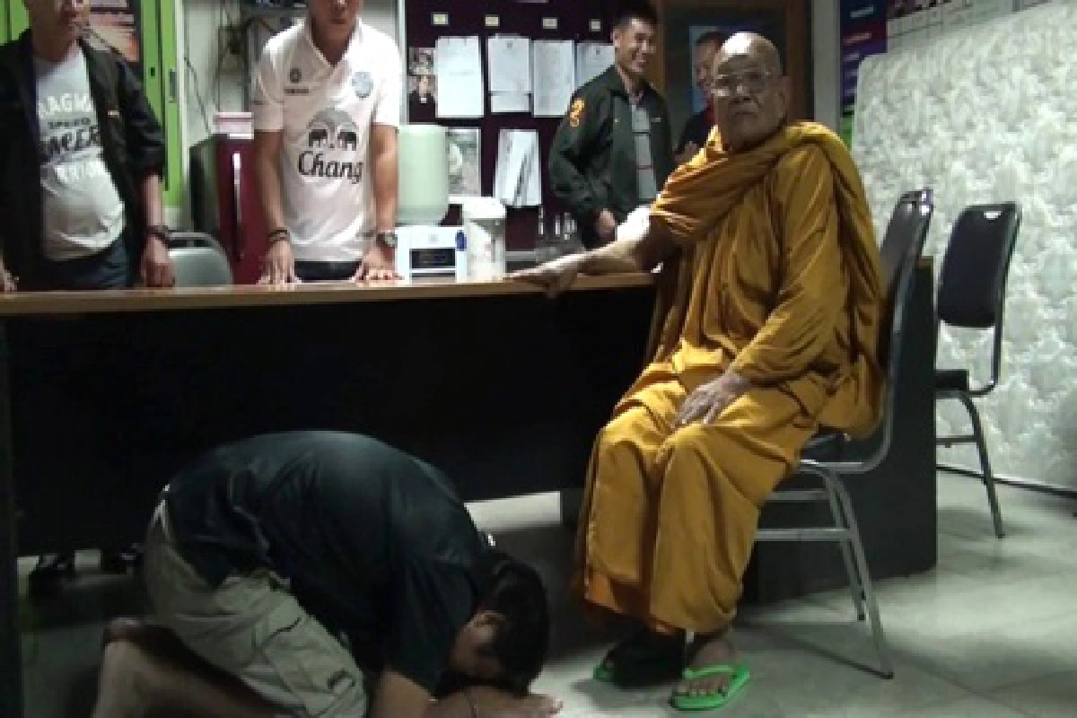 รวบหลานในไส้งัดกุฏิขโมยเงินเจ้าอาวาสวัดดังบุรีรัมย์กว่า1.8 ล้าน