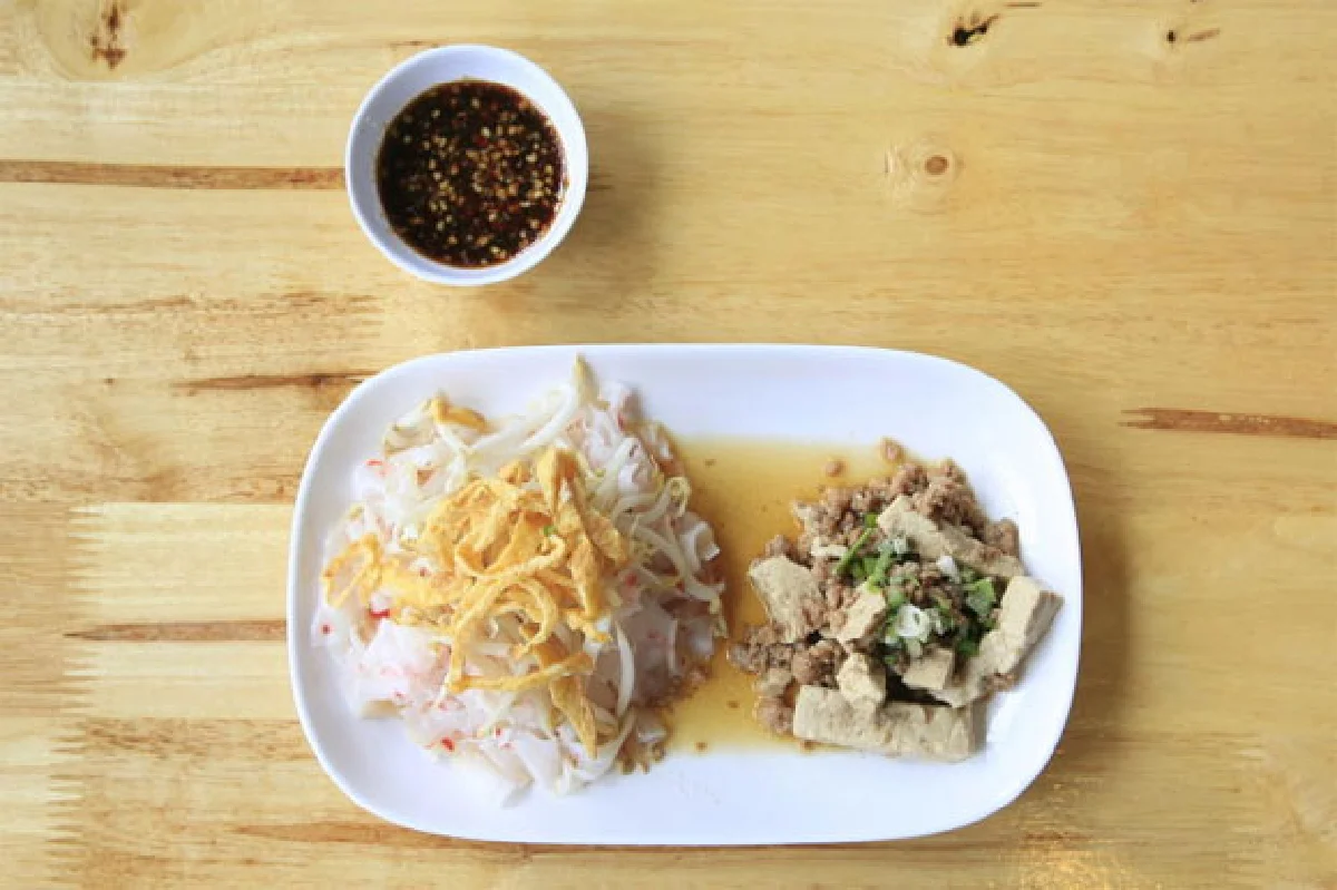 กวยจั๊บ-ก๋วยเตี๋ยวหลอด สูตรคุณแม่ ณ ร้านลูกเป็ด