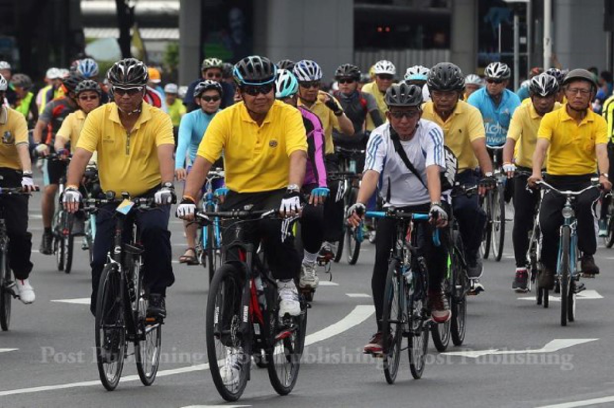 นายกฯนำซ้อมปั่นจักรยาน "Bike For Mom" นายกฯนำซ้อมปั่นจักรยาน "Bike For Mom"