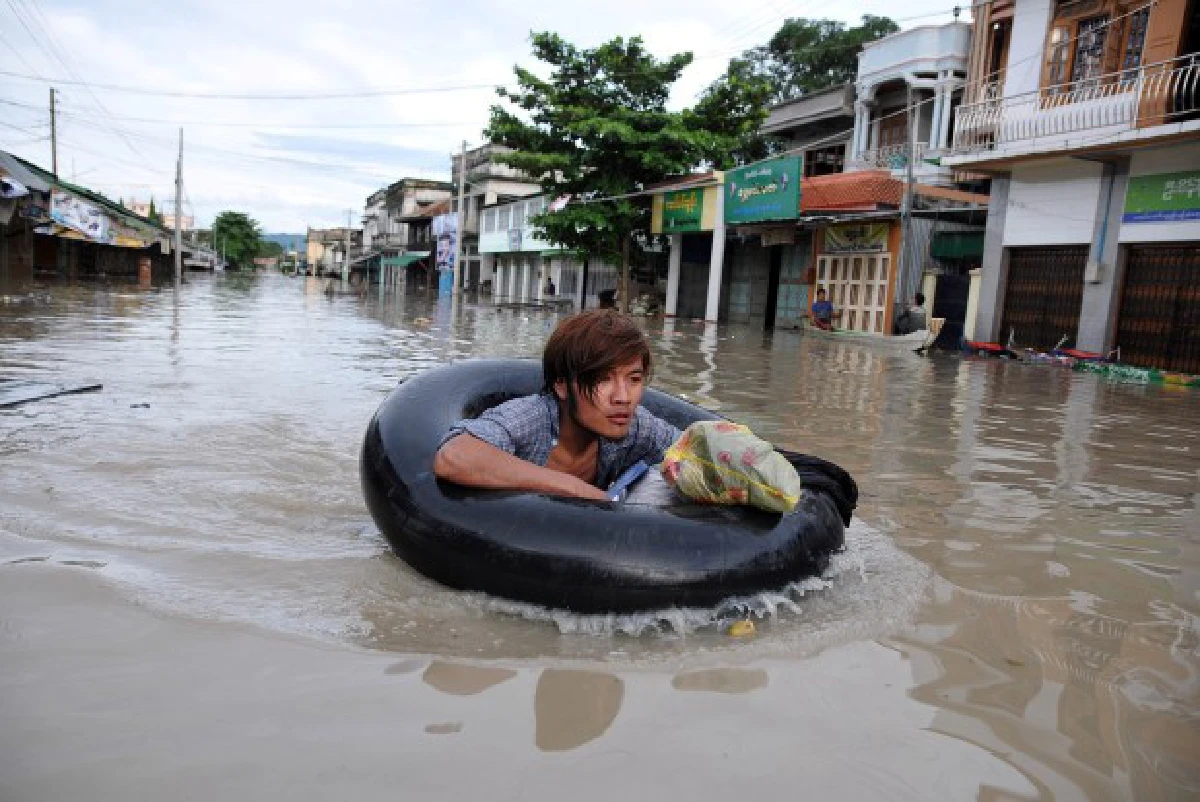 น้ำท่วมหนักเมียนมาต้องอพยพกว่า1.5แสนคน