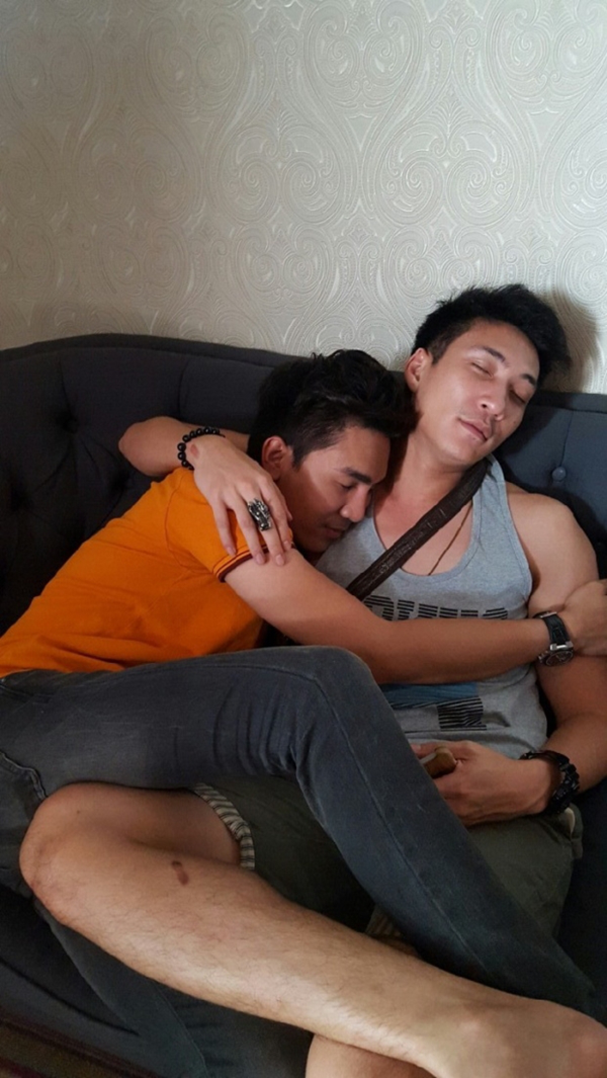 อะไรยังไง?"ต๊ะ บีมิกซ์"โชว์สวีทเพื่อนชาย