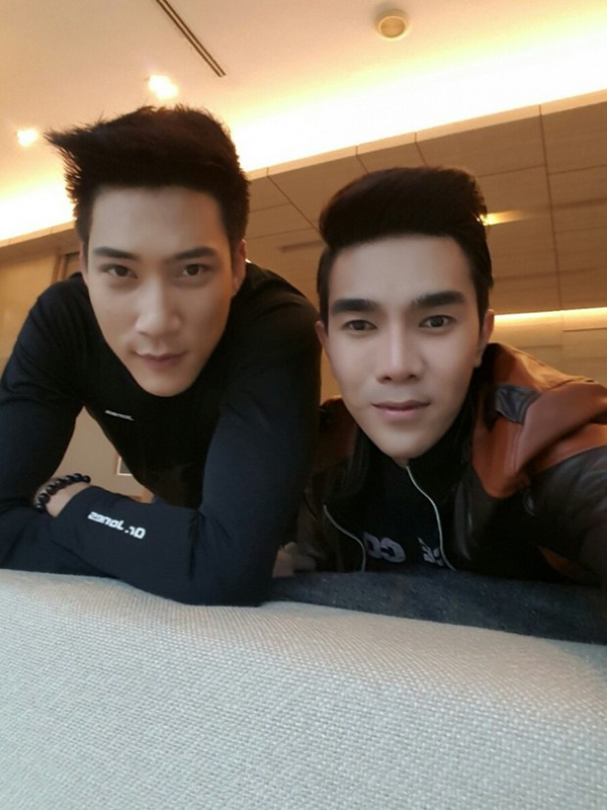 อะไรยังไง?"ต๊ะ บีมิกซ์"โชว์สวีทเพื่อนชาย