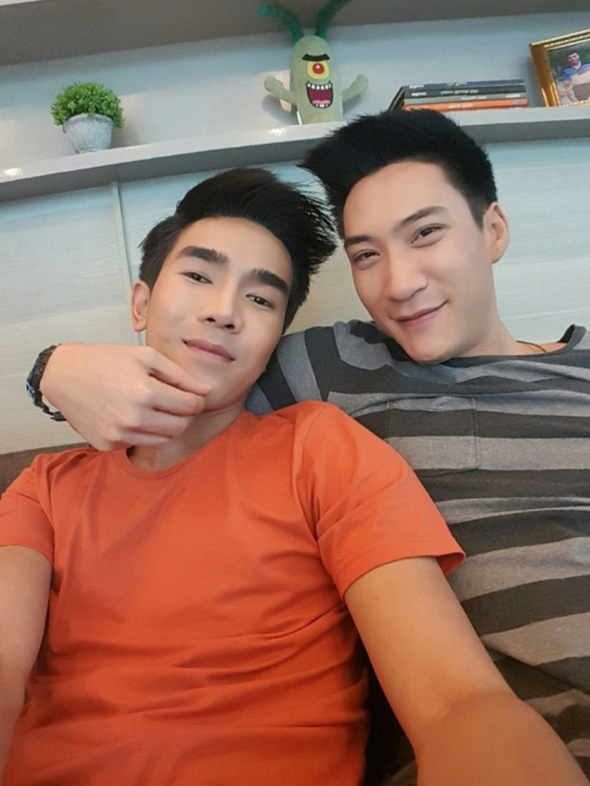 อะไรยังไง?"ต๊ะ บีมิกซ์"โชว์สวีทเพื่อนชาย