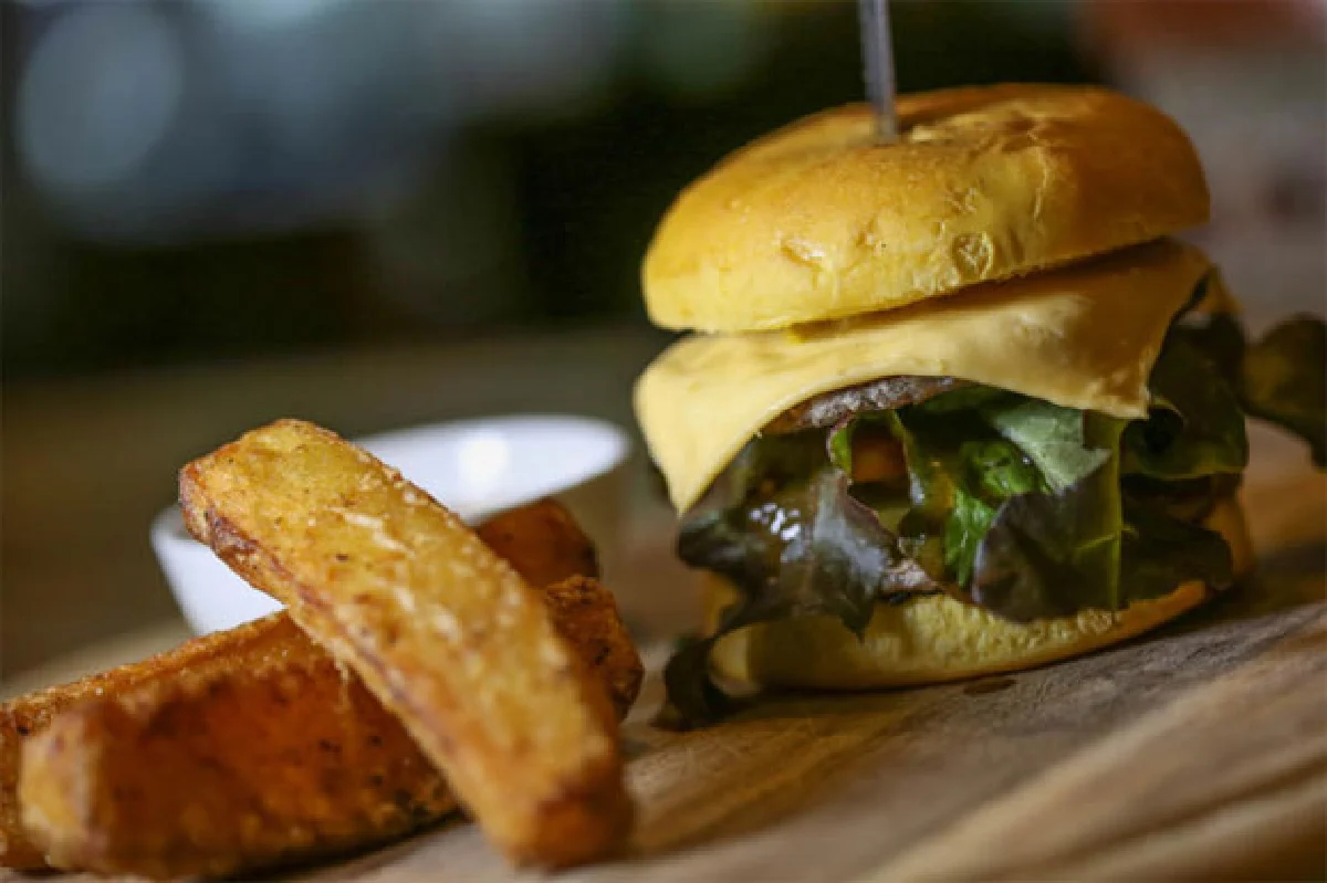 ชิลๆ ในอารมณ์แจ๊ซบาร์ที่ ‘จะกินอย่าบ่น’