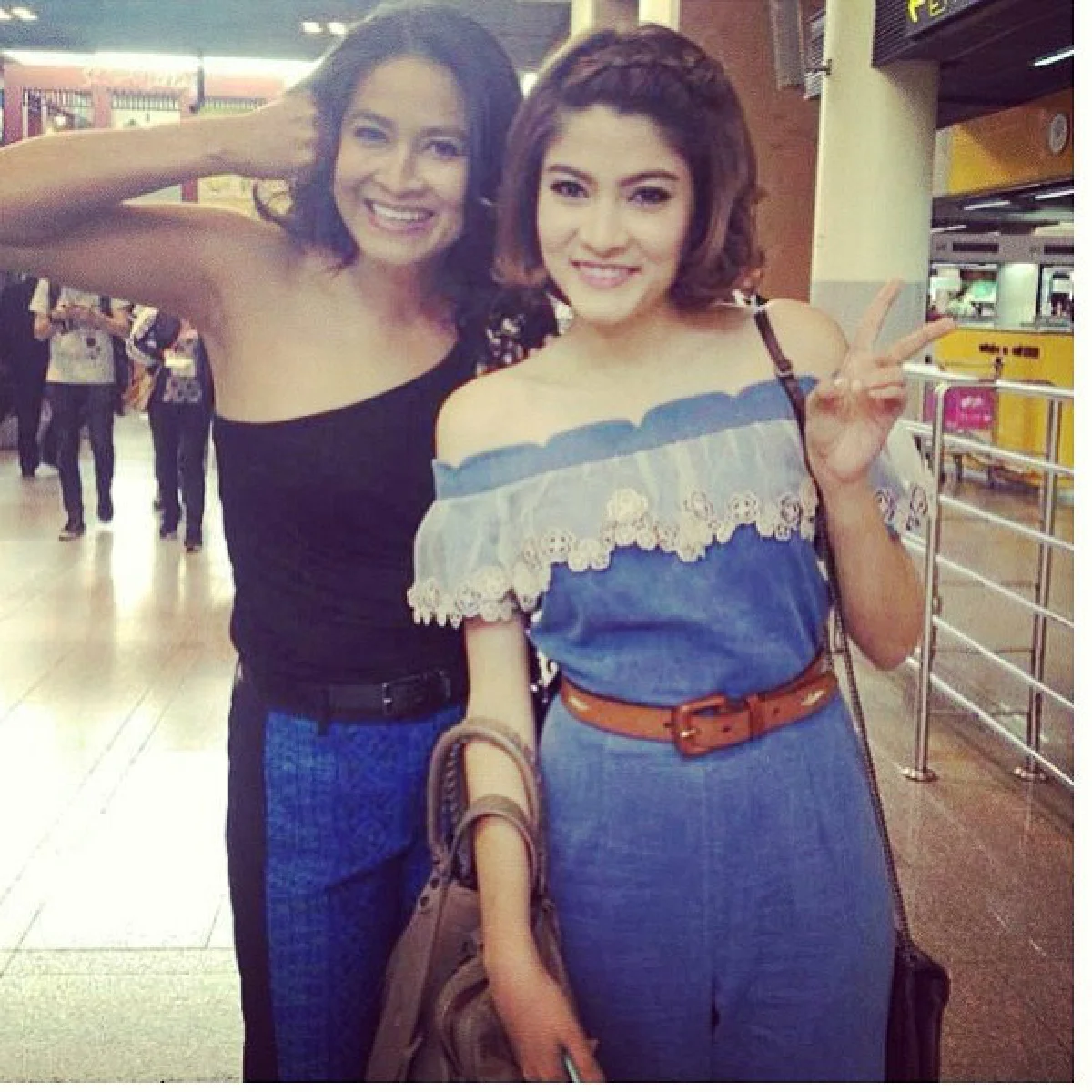 สำเนาถูกต้อง..รวมคู่แม่ลูกซุปตาร์หน้าเหมือนเป๊ะ!