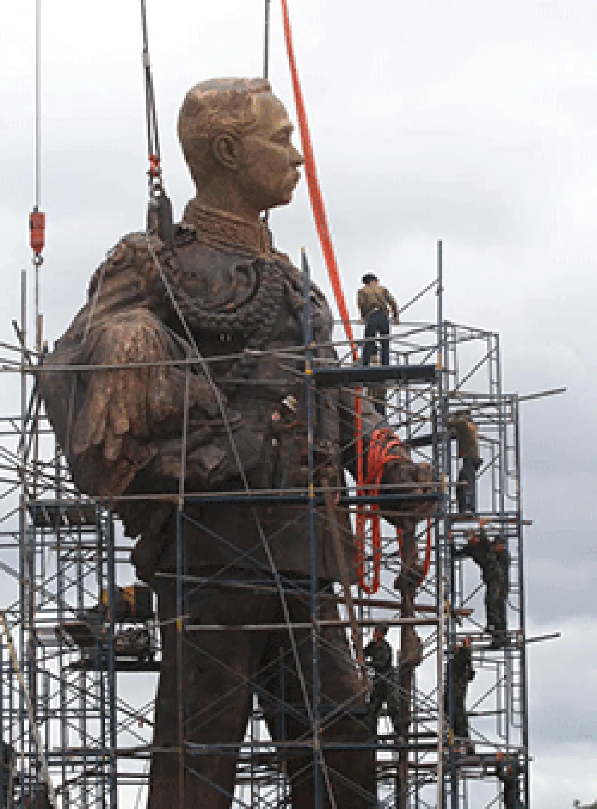 Giant king statues in Hua Hin complete (with photos)