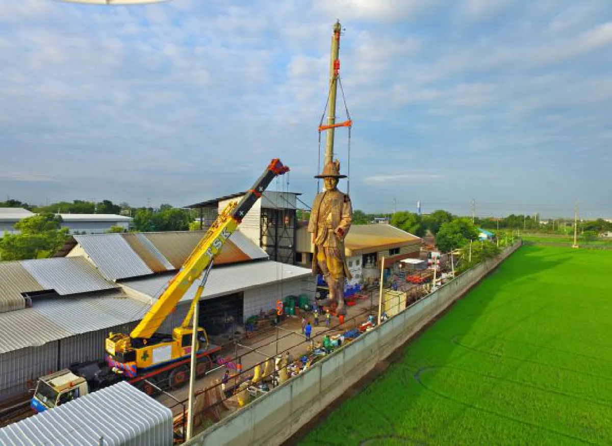 Giant king statues in Hua Hin complete (with photos)