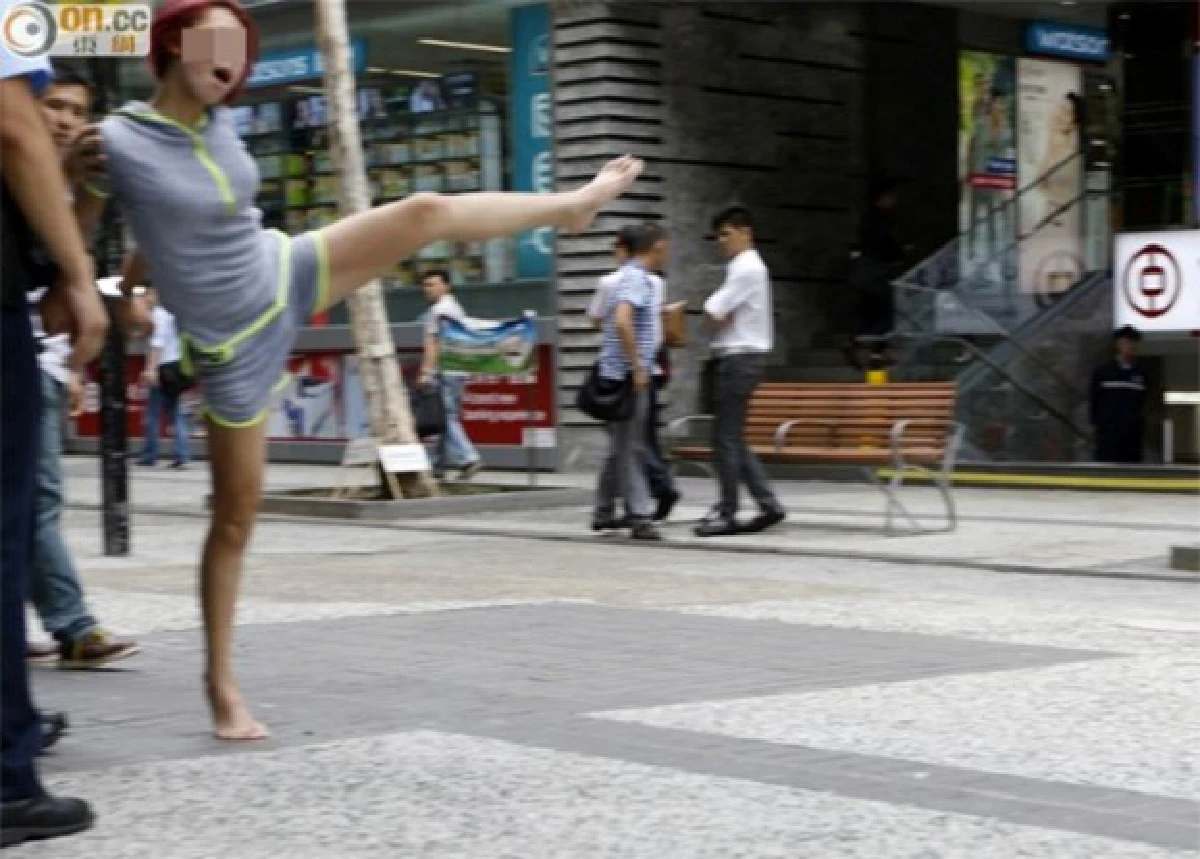 อาหมวยช้ำใจ!นอนร้องไห้งอแงกลางถนน หลังถูกหนุ่มแชทบอกเลิก (มีคลิป)