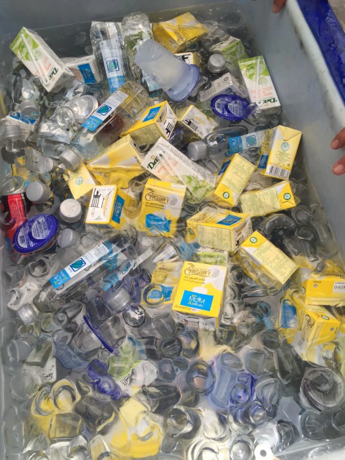 ประชาชนทยอยรอร่วมกิจกรรมปั่นเพื่อแม่