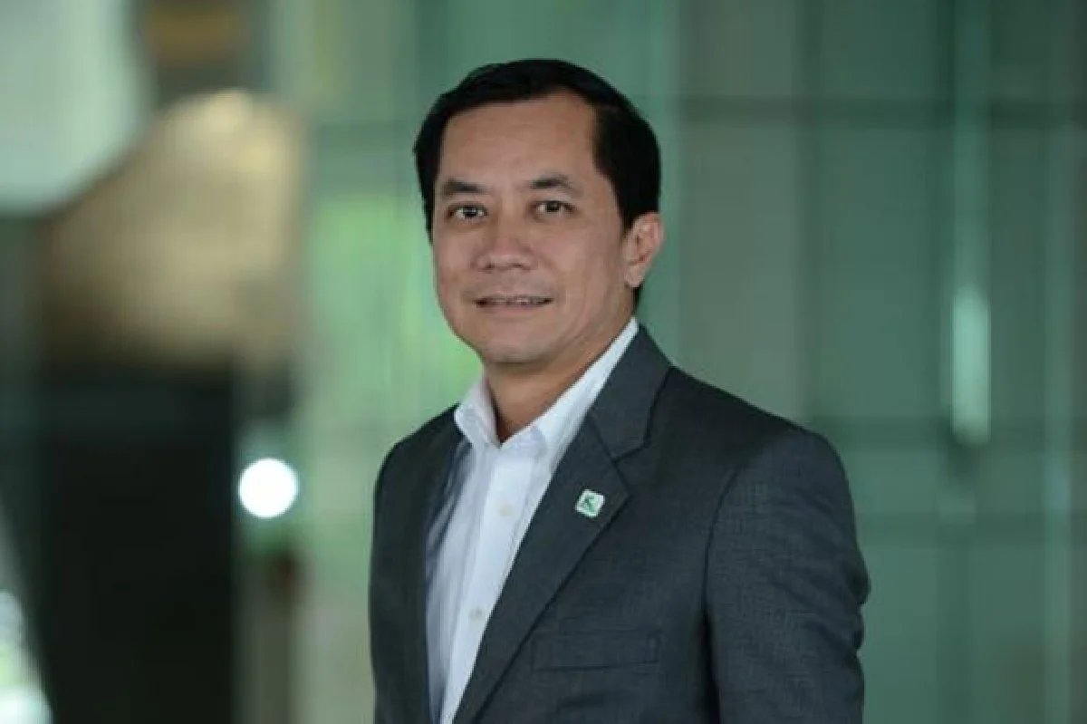 ก่อนจะเป็นเฟิสต์จ๊อบเบอร์