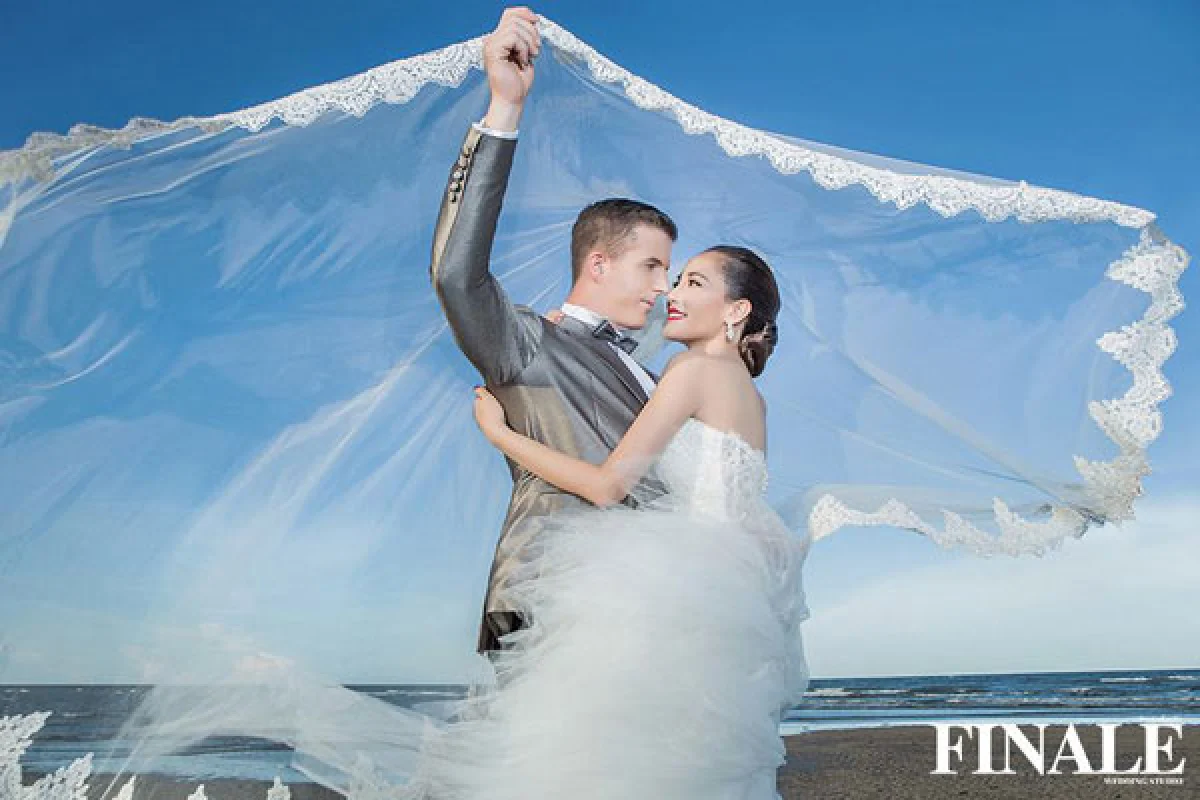 ภาพพรีเวดดิ้งจัดเต็ม"ชาม-เจมส์"สวยหรูอลังการ!