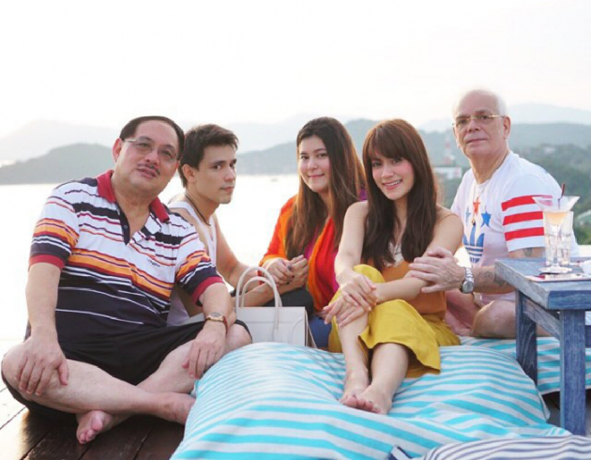 "คิมเบอร์ลี่"เซ็กซี่เบาๆในชุดบิกินี่ ทริปครอบครัวที่เกาะเฮ