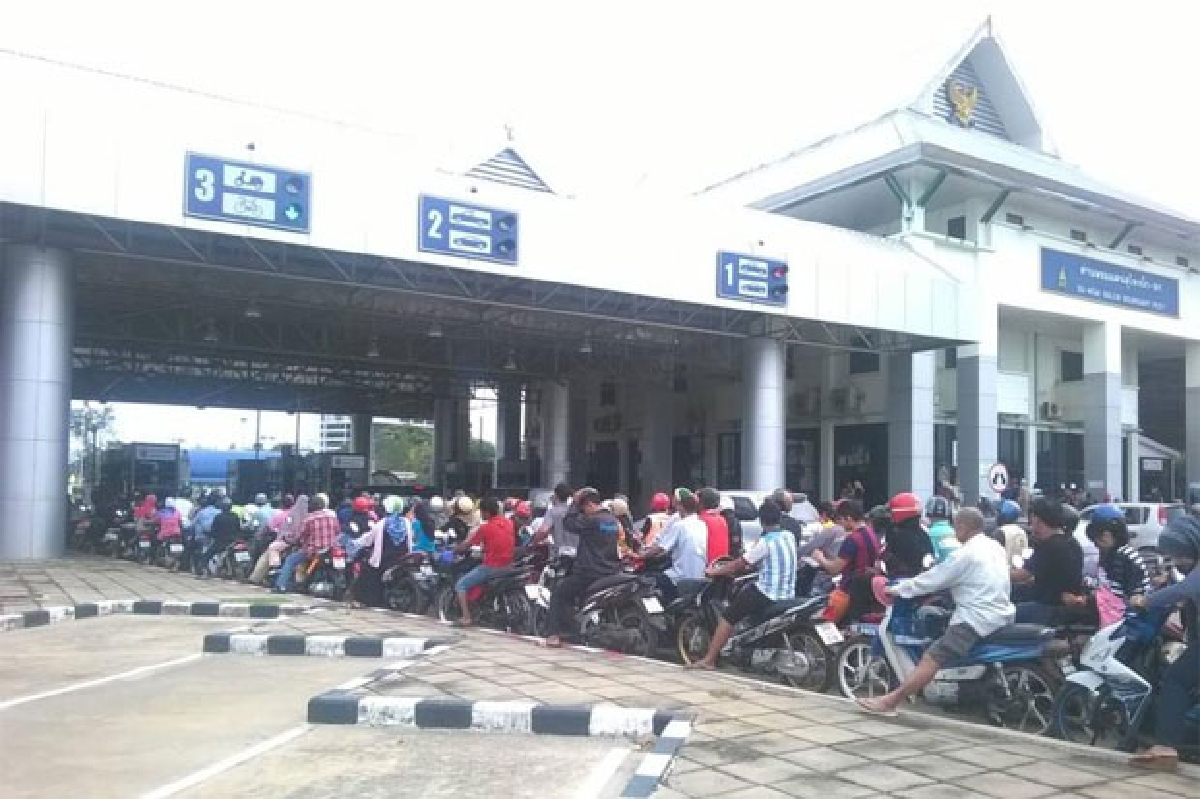 นราธิวาสหาที่ดิน 4,000 ไร่ เตรียมตั้งนิคมอุตฯชายแดน นราธิวาสหาที่ดิน 4,000 ไร่ เตรียมตั้งนิคมอุตฯชายแดน