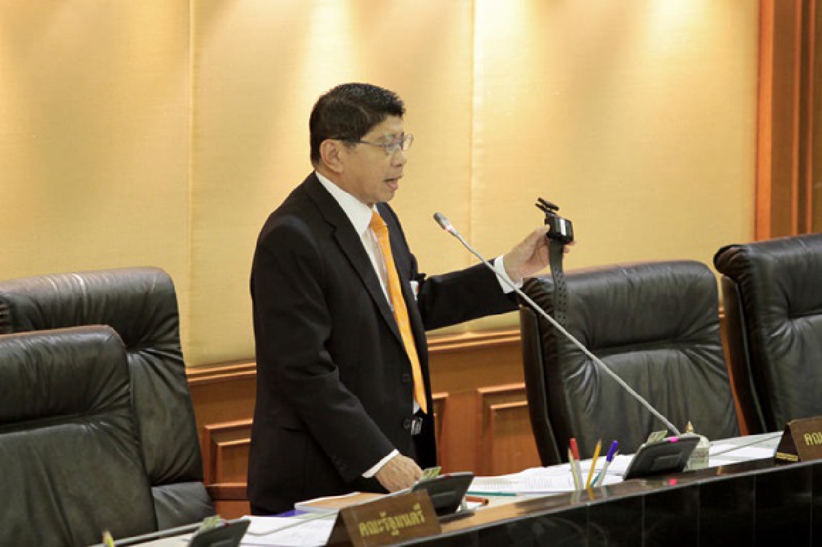 “วิษณุ” พอใจ กมธ.ยกร่างฯรธน. ปรับแก้ร่างให้บางส่วน “วิษณุ” พอใจ กมธ.ยกร่างฯรธน. ปรับแก้ร่างให้บางส่วน