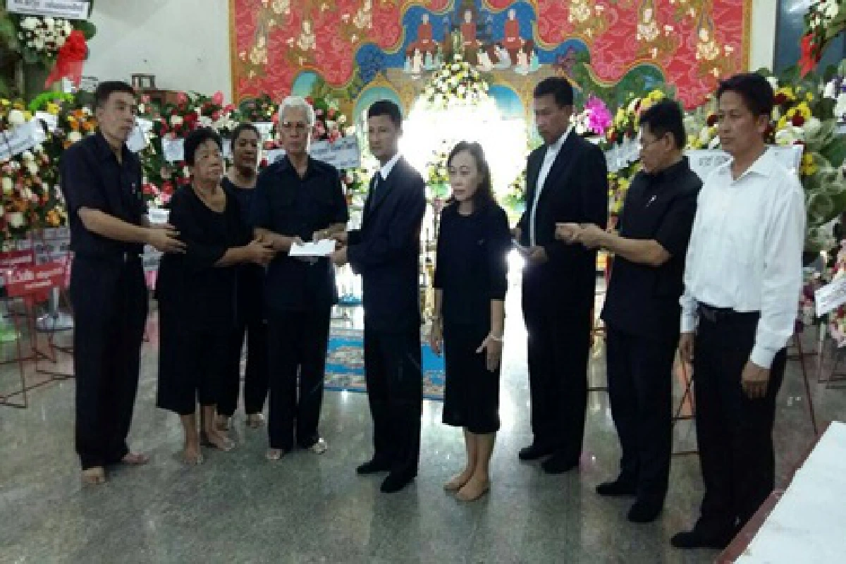 นายกฯมอบตัวแทนนำพวงหรีดเคารพผู้เสียชีวิต พร้อมเงินช่วยครอบครัว