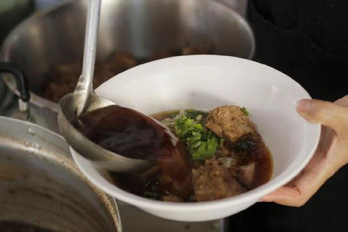 ก๋วยเตี๋ยวหมูตุ๋นลำไย อร่อยได้ใจจริงๆ