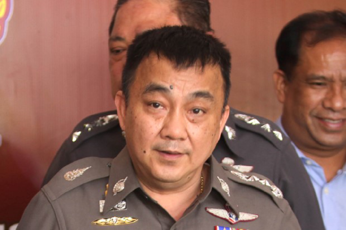 เร่งตรวจสอบเศษเป้พบที่ศาลพระพรหมหลังเหตุระเบิด เร่งตรวจสอบเศษเป้พบที่ศาลพระพรหมหลังเหตุระเบิด