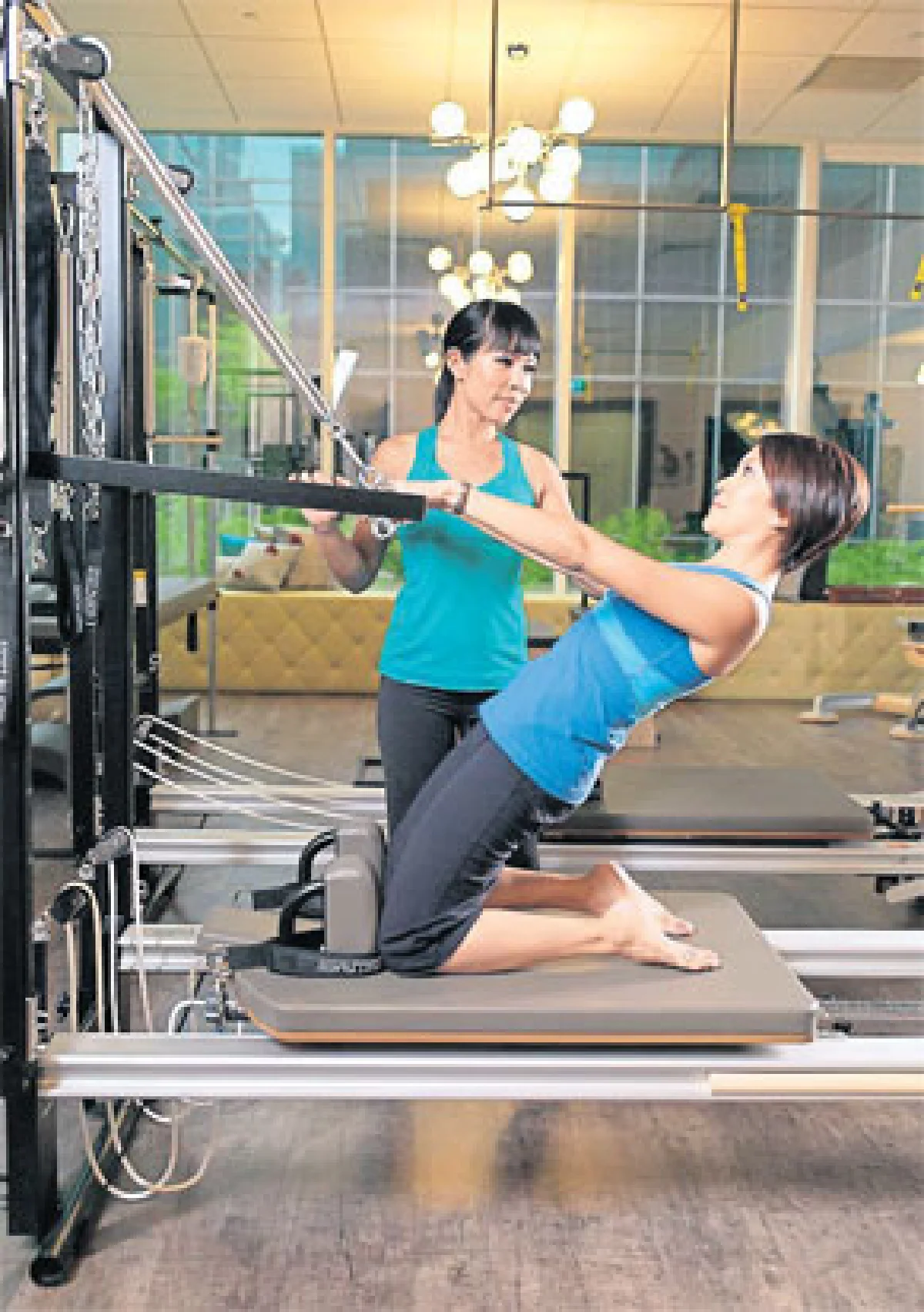 ฝึกยืดตัวให้ตรง แก้เมื่อย แถมหุ่นฟิน