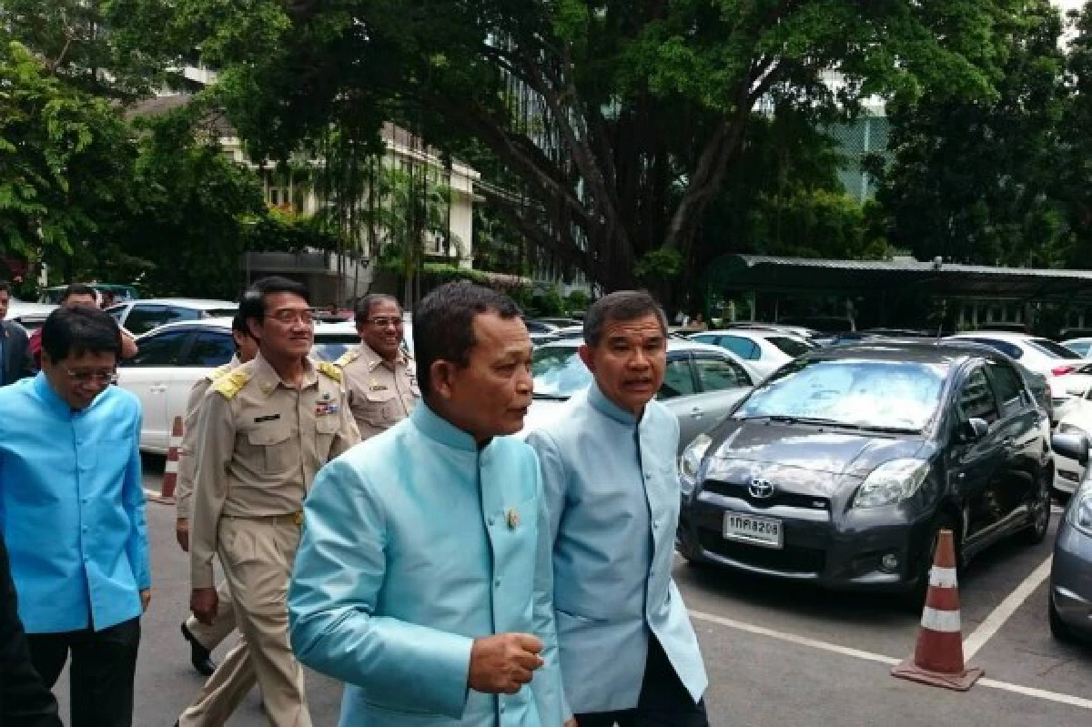 "ดาว์พงษ์" เข้าศธ.ย้ำลุยปฏิรูป-แก้ทุจริต